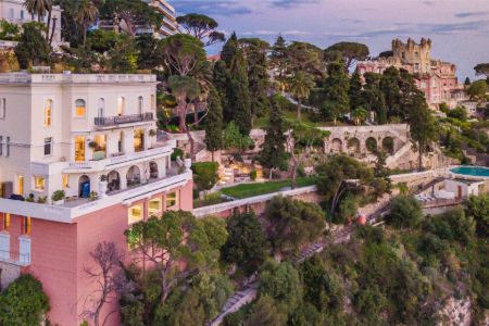 Sean Connery used own a villa on the French Riviera, which was recently on sale for $33 million.